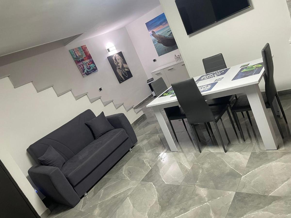 Casa Krizia 1 Apartment เนเปิลส์ ภายนอก รูปภาพ